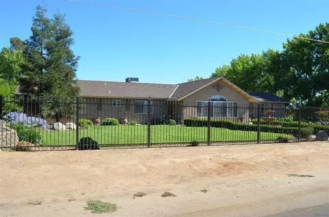 24896 Brook Dr, Madera, CA 93638 photo 4