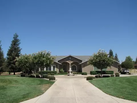 11760 E Princeton Ave, Sanger, CA 93657 photo 2