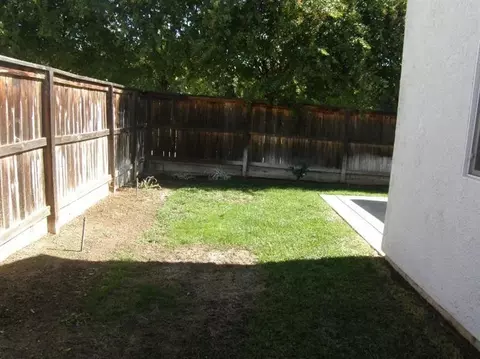 13 W Bordeaux Ln, Clovis, CA 93619 photo 10