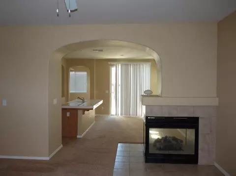 13 W Bordeaux Ln, Clovis, CA 93619 photo 7