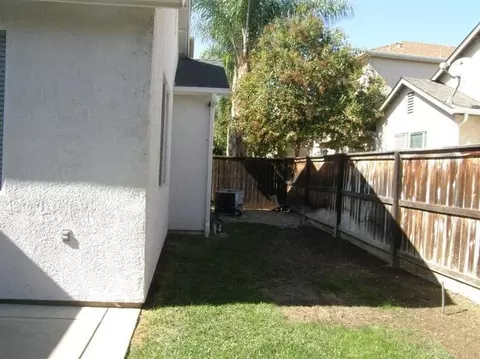 13 W Bordeaux Ln, Clovis, CA 93619 photo 9
