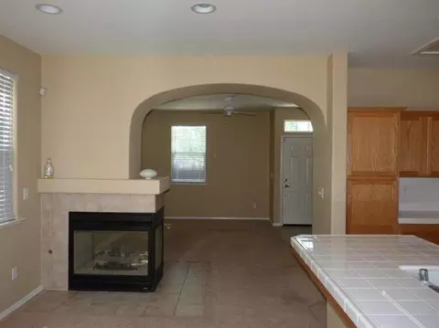 13 W Bordeaux Ln, Clovis, CA 93619 photo 3