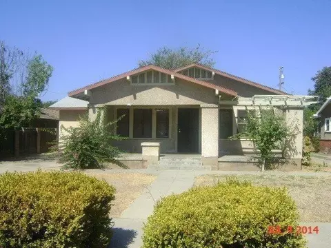 1027 N St, Sanger, CA 93657 photo 1