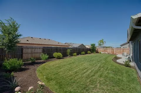 2926 Sierra Madre, Clovis, CA 93611 photo 8