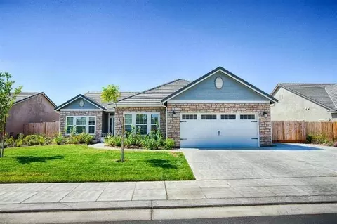 2926 Sierra Madre, Clovis, CA 93611 photo 1