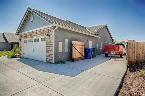 2926 Sierra Madre, Clovis, CA 93611 photo 3