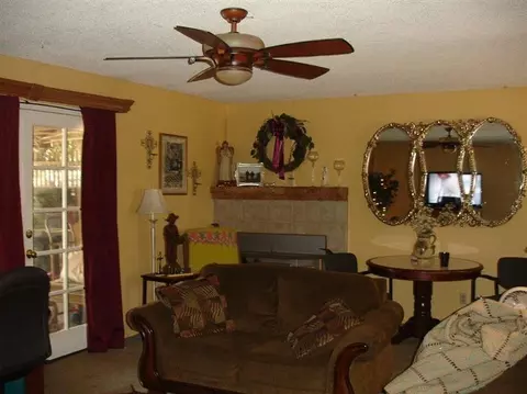 25625 Temple Dr, Madera, CA 93638 photo 3