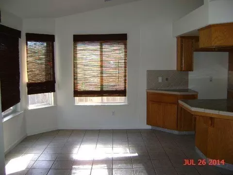 15920 W Stanislaus Ave, Kerman, CA 93630 photo 4