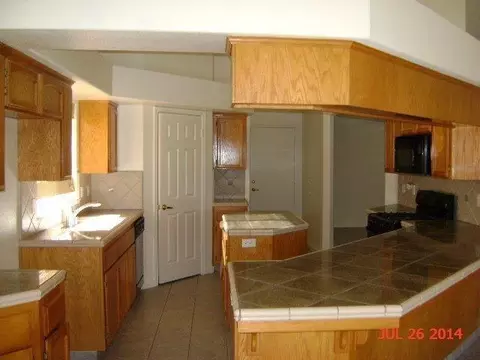 15920 W Stanislaus Ave, Kerman, CA 93630 photo 3