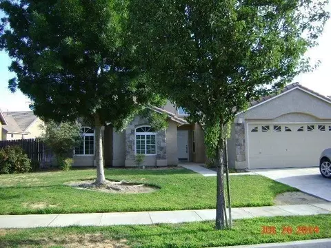 15920 W Stanislaus Ave, Kerman, CA 93630 photo 1