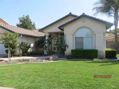 121 Gable Way, Madera, CA 93637 photo 2