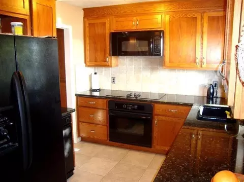 3584 Argyle Ave, Clovis, CA 93612 photo 5