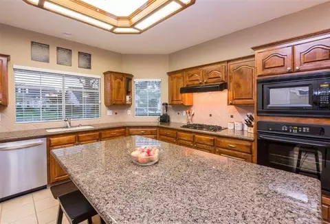 649 Prescott Ave, Clovis, CA 93619 photo 9