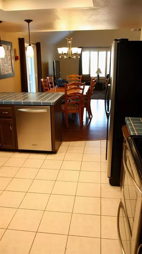 813 Burlingame Ave, Clovis, CA 93612 photo 10