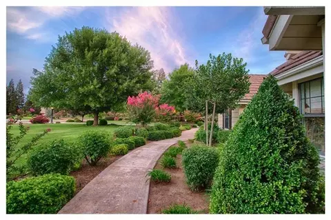 10699 E San Felipe Ave, Clovis, CA 93619 photo 3