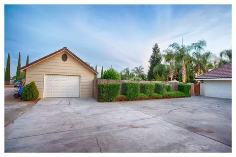 10699 E San Felipe Ave, Clovis, CA 93619 photo 5