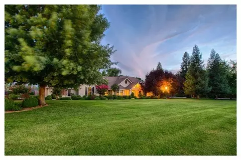 10699 E San Felipe Ave, Clovis, CA 93619 photo 4