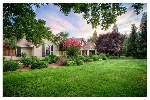 10699 E San Felipe Ave, Clovis, CA 93619 photo 2