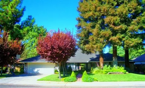 416 Gateway Ave, Clovis, CA 93612 photo 1