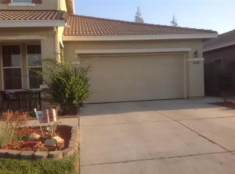 1040 Stanford Ave, Madera, CA 93637 photo 2