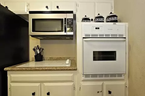 844 W National Ave, Clovis, CA 93612 photo 4