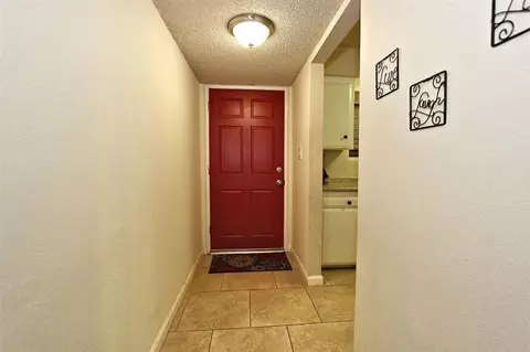 844 W National Ave, Clovis, CA 93612 photo 2