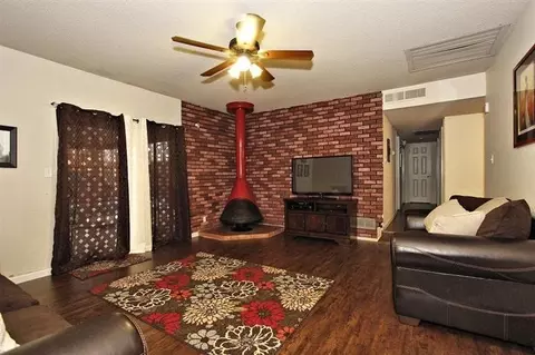 844 W National Ave, Clovis, CA 93612 photo 8