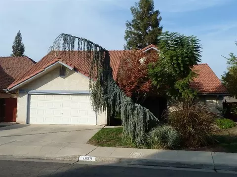 1850 E Shea Dr, Fresno, CA 93720 photo 1