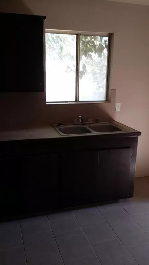 606 S B St, Madera, CA 93638 photo 5