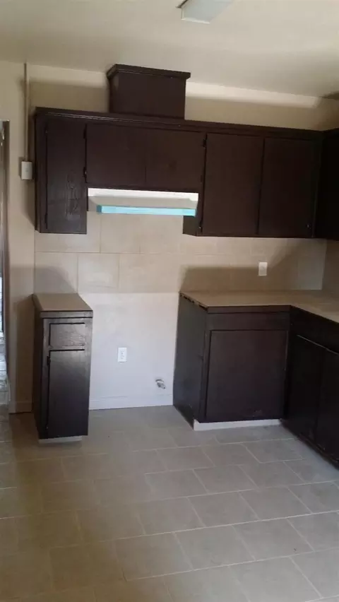606 S B St, Madera, CA 93638 photo 4