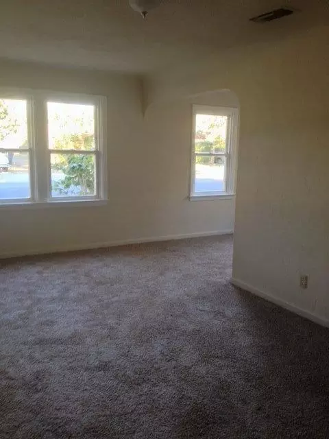 435 N 3rd St, Chowchilla, CA 93610 photo 2