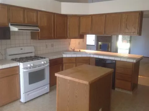 1617 Princeton Ave, Madera, CA 93637 photo 3