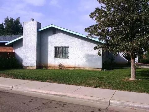853 3rd St, Sanger, CA 93657 photo 4