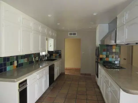 1039 2nd St, Clovis, CA 93612 photo 2