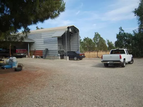 12565 Gleason Dr, Madera, CA 93636 photo 3