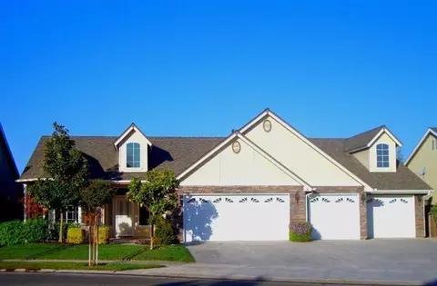 1924 N Cherry Ln, Clovis, CA 93619 photo 1