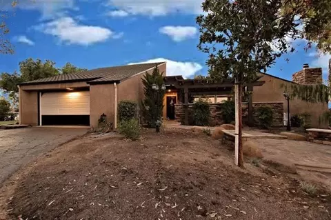 6637 N Autumn Ave, Clovis, CA 93619 photo 2