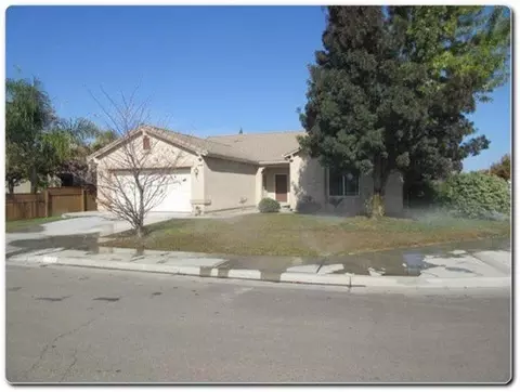 1110 Sequoia Ave, Fowler, CA 93625 photo 1