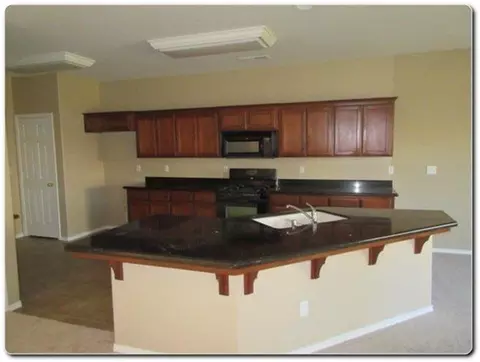 1110 Sequoia Ave, Fowler, CA 93625 photo 4