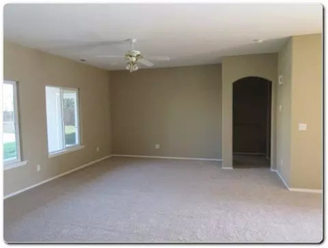 1110 Sequoia Ave, Fowler, CA 93625 photo 2