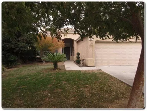 1862 Sequoia Ave, Sanger, CA 93657 photo 1