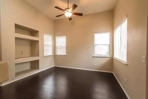 27 W Siena Way, Clovis, CA 93619 photo 1
