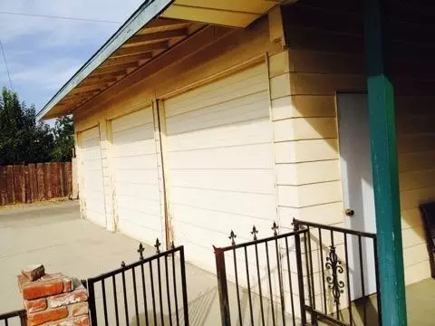 589 S 8th St, Kerman, CA 93630 photo 2