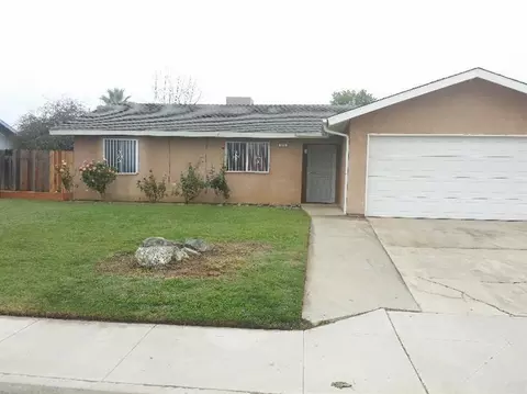 865 3rd St, Sanger, CA 93657 photo 1