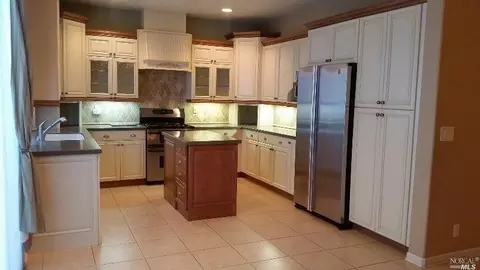 625 Ivy Loop, Winters, CA 95694 photo 4