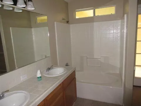 2174 Spruce Ave, Clovis, CA 93611 photo 8