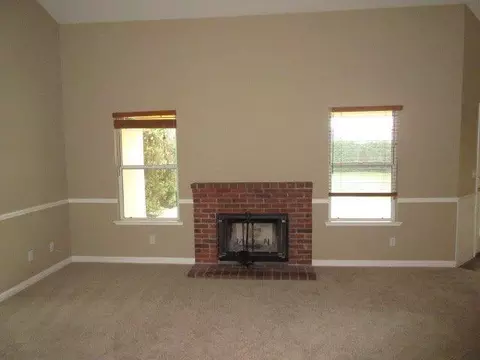 2174 Spruce Ave, Clovis, CA 93611 photo 2