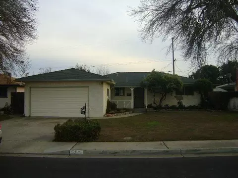 578 W Mitchell Ave, Clovis, CA 93612 photo 1