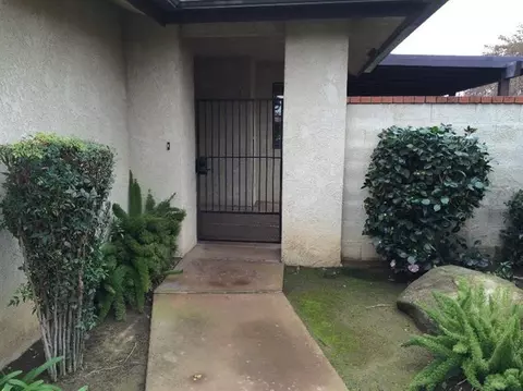 1006 Pinewood Ct, Madera, CA 93637 photo 3