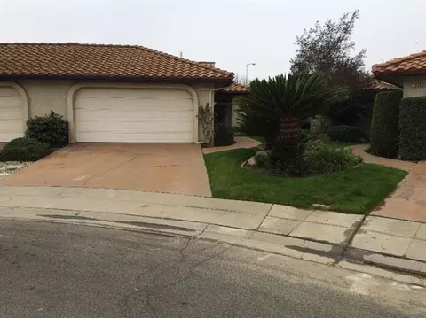 1006 Pinewood Ct, Madera, CA 93637 photo 2